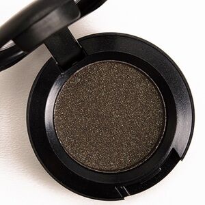 MAC Cosmetics Veluxe Eyeshadow in Beluga - BNIB, LE & Discontinued